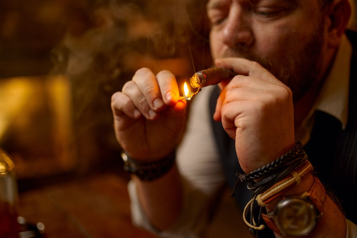 Unveiling the Unspoken Code - The Ultimate Guide to Cigar Etiquette
